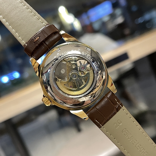 ブランド時計全体デザイン